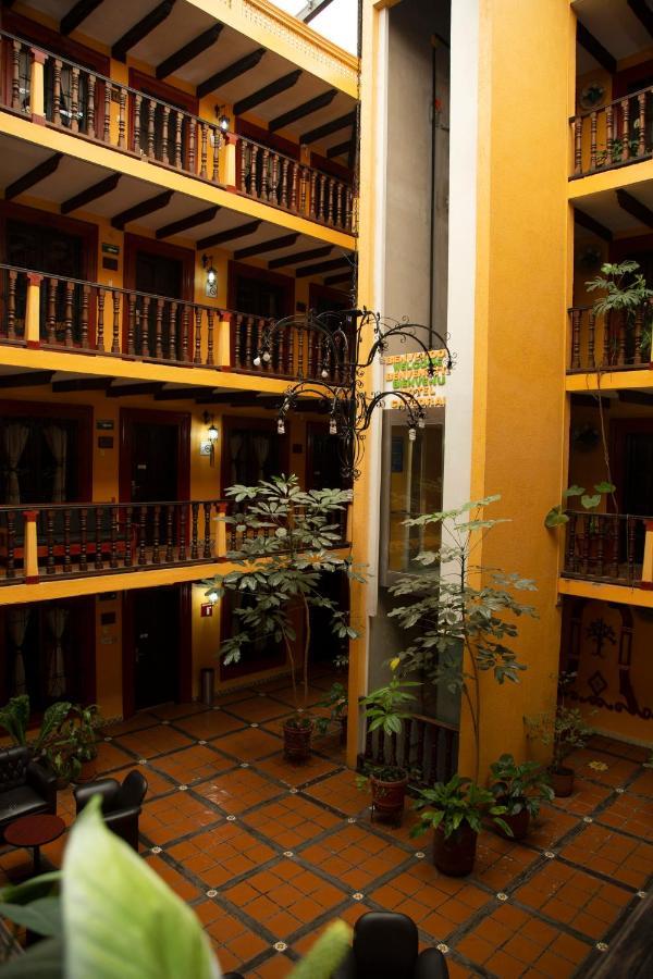 Hotel Catedral San Cristóbal de Las Casas Exteriör bild